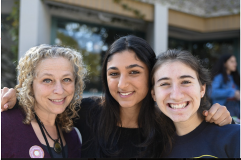 Rabbi Shawn Fields-Meyer, Dani Kashfian (‘20), and Tali Meisel (‘20) smile for a photo during 2.0neg.