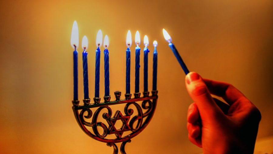 Choose Your Favorite Hanukkah Items and We Will Tell You Which Jewish Celebrity You Are!