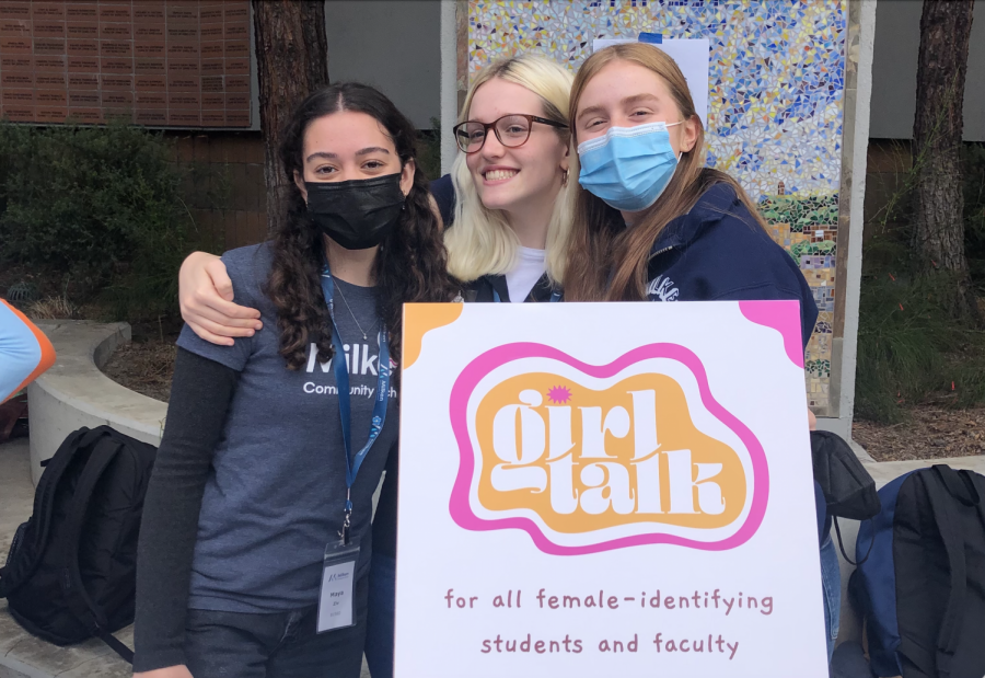 Eden Sweet (‘22), Girl Talk’s Senior Head, Maya Ziv (‘23), one of Girl Talk’s Junior Heads, and Kate Behrman (‘23), a member of the Planning Committee, recruit new Girl Talk members at the Club Fair. 