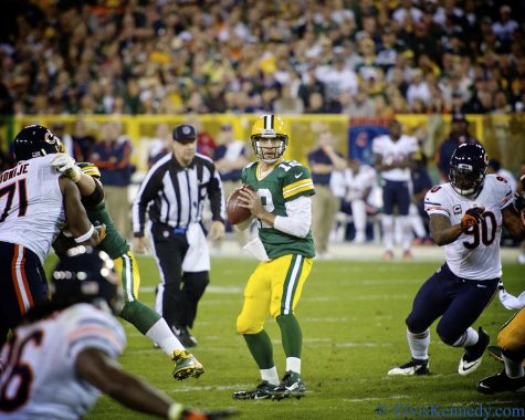 Packers Quarterback Aaron Rodgers faces off against the rival Chicago Bears